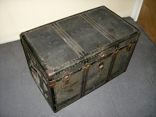 An image of a storage trunk